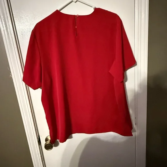 Women’s lightweight top- red - size XL - Picture 3 of 3